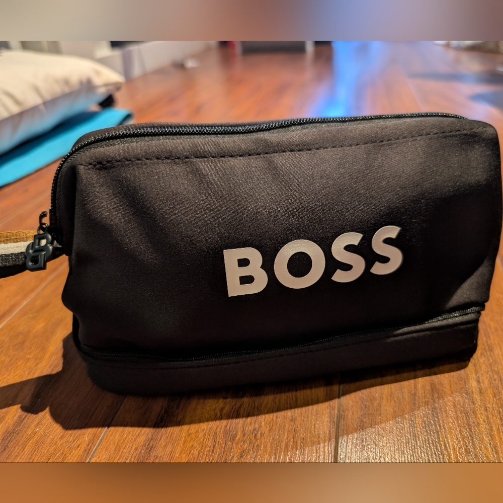 BOSS Black Men's Toiletries Pouch